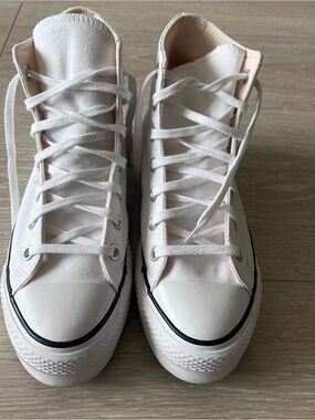Converse High-Top Platform Sneakers - size 8